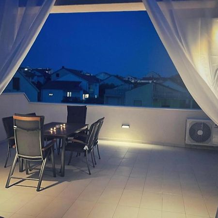 ザダルOlive Oasis Penthouse With Jacuzziアパートメント エクステリア 写真