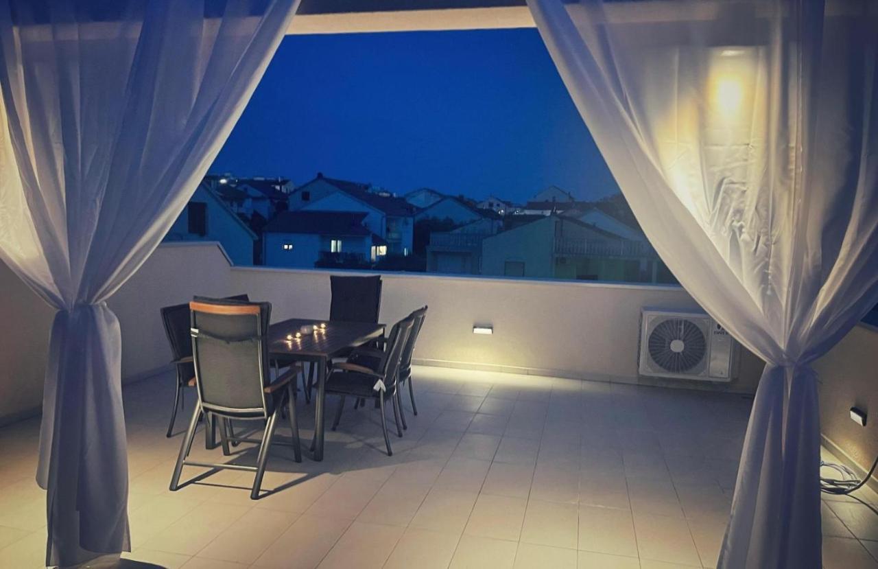 ザダルOlive Oasis Penthouse With Jacuzziアパートメント エクステリア 写真
